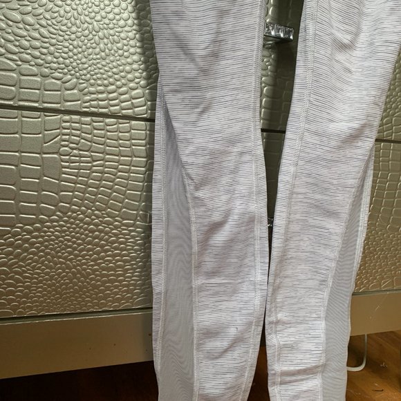 Lululemon Wunder Under High Rise Legging - Picture 4 of 5
